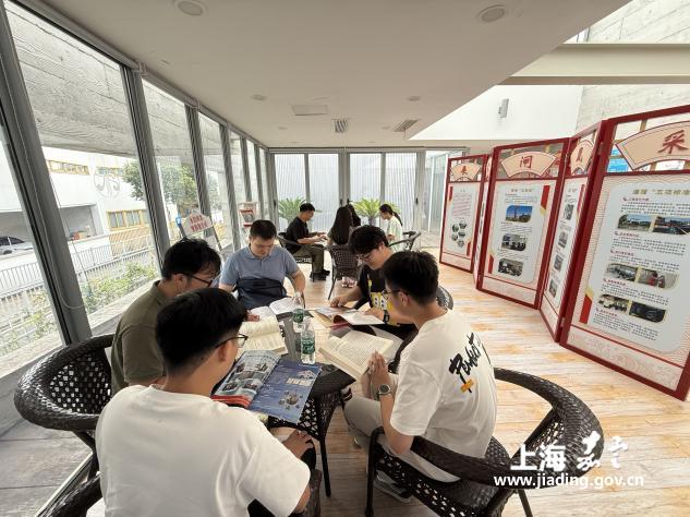 区水务局团委开展“迎进博・展风采暨巡河护河‏志愿行动”——以青春力量守护绿水青山